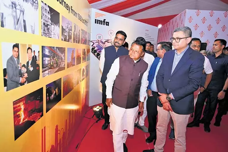 CM माझी ने जाजपुर में 1.15 लाख करोड़ रुपये की 24 परियोजनाएं शुरू की CM माझी ने जाजपुर में 1.15 लाख करोड़ रुपये की 24 परियोजनाएं शुरू की