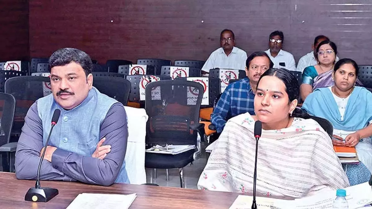 Collector ने योगांध्र के सफल क्रियान्वयन का आह्वान किया Collector ने योगांध्र के सफल क्रियान्वयन का आह्वान किया