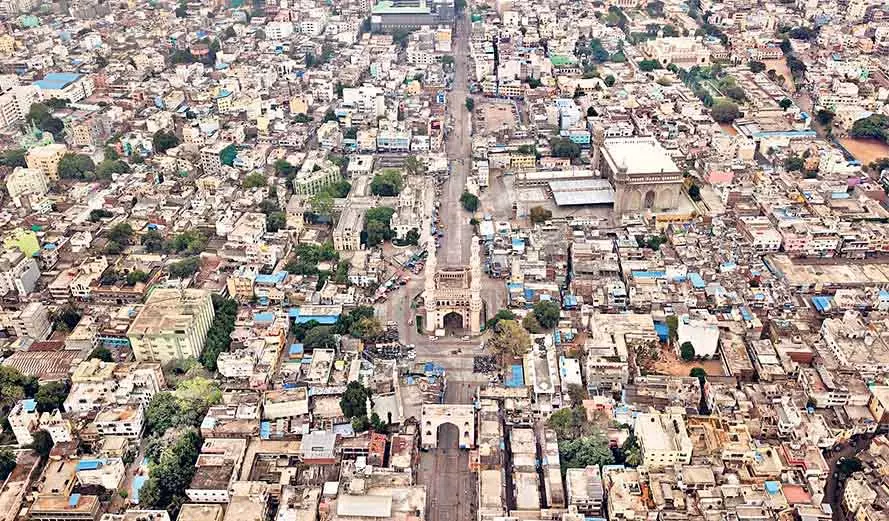 Hyderabad: ‘पुराना शहर’ कई चुनौतियों का सामना करता, कोई आसान समाधान नहीं Hyderabad: ‘पुराना शहर’ कई चुनौतियों का सामना करता, कोई आसान समाधान नहीं