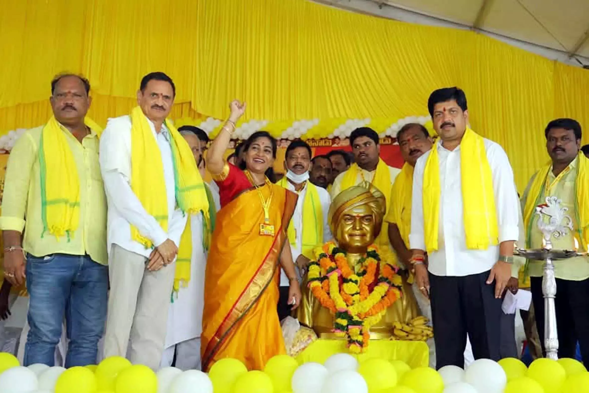 AP: गृह मंत्री ने पयाकाराओपेटा में विकास और नौकरियों का वादा किया AP: गृह मंत्री ने पयाकाराओपेटा में विकास और नौकरियों का वादा किया