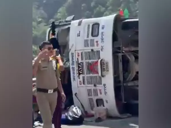 उत्तराखंड: गंगोत्री हाईवे पर 41 यात्रियों से भरी बस पलटी, CM धामी ने जताया दुख उत्तराखंड: गंगोत्री हाईवे पर 41 यात्रियों से भरी बस पलटी, CM धामी ने जताया दुख