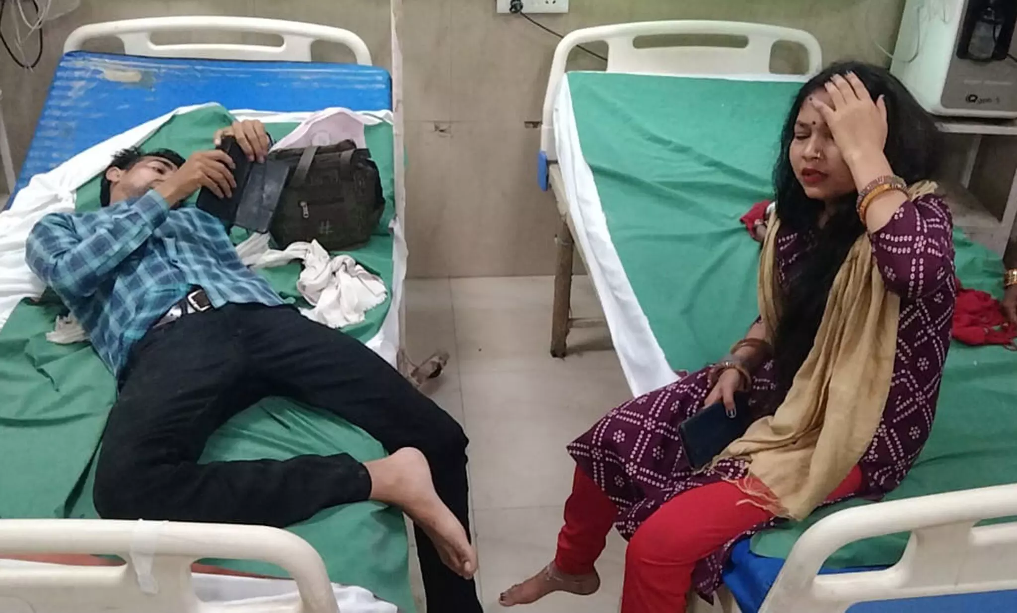 Farrukhabad: घरेलू विवाद बना हिंसा का कारण, दंपति अस्पताल में Farrukhabad: घरेलू विवाद बना हिंसा का कारण, दंपति अस्पताल में