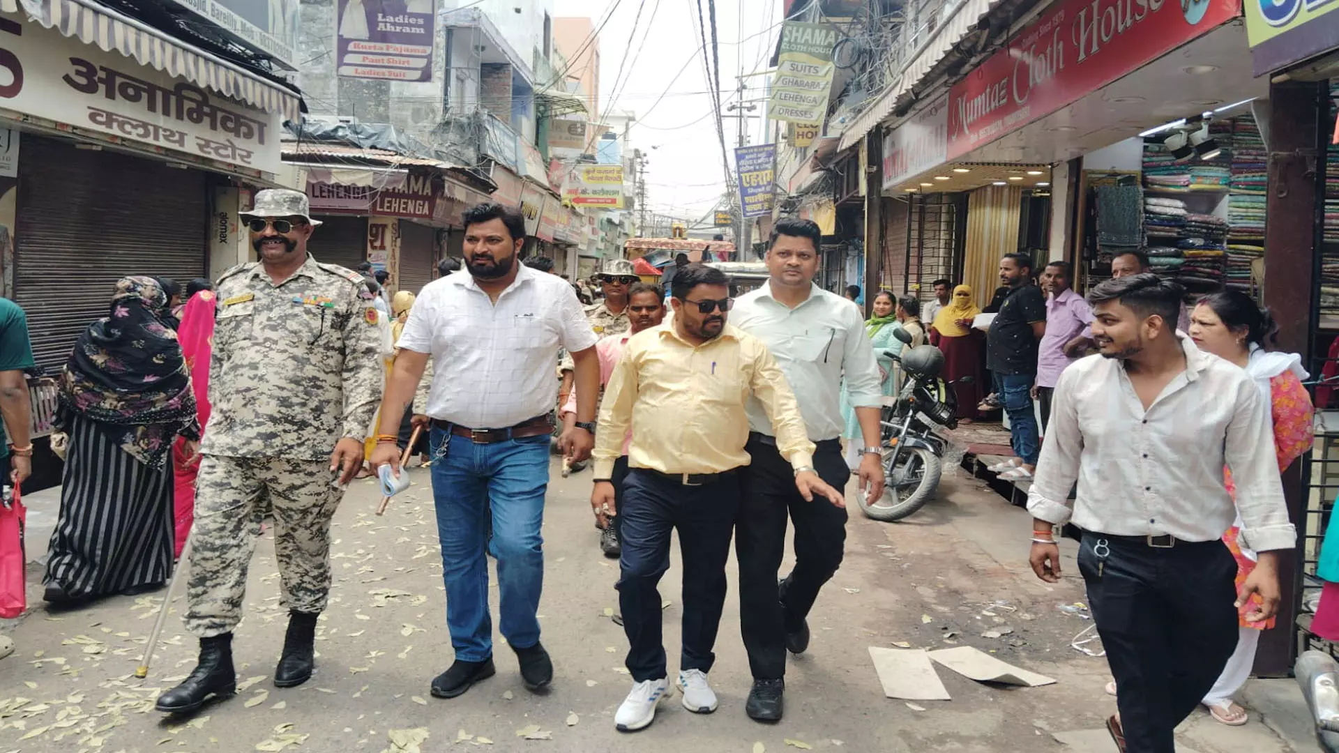 Bareilly: कुतुबखाना से बड़ा बाजार तक हटाया गया बृहस्पति बाजार Bareilly: कुतुबखाना से बड़ा बाजार तक हटाया गया बृहस्पति बाजार