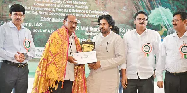 वन भूमि पर अतिक्रमण हो रहा है नए वन क्षेत्र बनाए जाने चाहिए : Pawan Kalyan वन भूमि पर अतिक्रमण हो रहा है नए वन क्षेत्र बनाए जाने चाहिए : Pawan Kalyan
