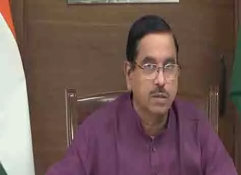 कर्नाटक के गृह मंत्री परमेश्वर के स्वामित्व वाले संस्थानों पर छापेमारी पर प्रहलाद जोशी ने कही ये बात कर्नाटक के गृह मंत्री परमेश्वर के स्वामित्व वाले संस्थानों पर छापेमारी पर प्रहलाद जोशी ने कही ये बात