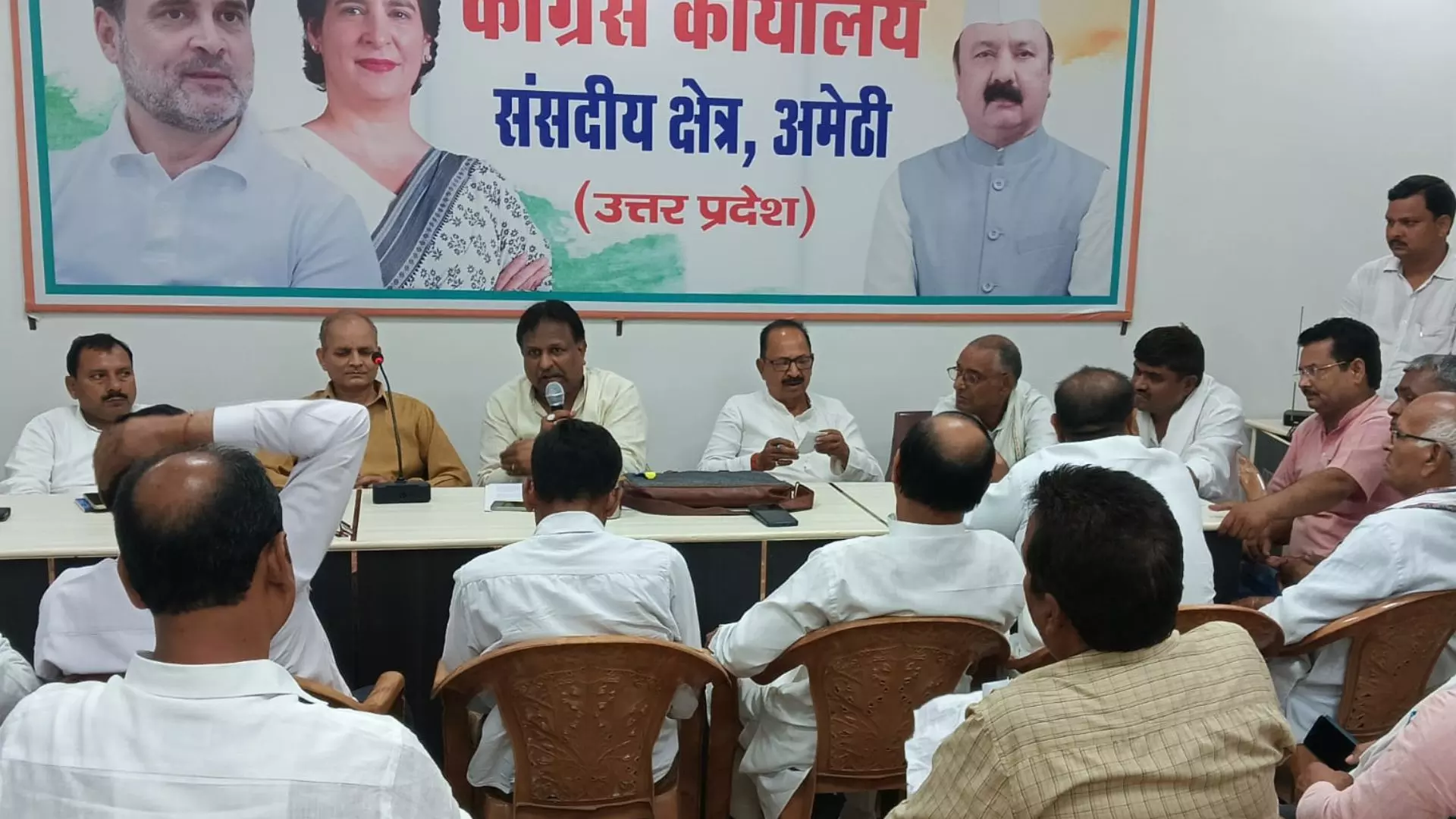 Amethi: संविधान बचाओ अभियान तेज, तैयारी बैठक में जिला संगोष्ठी की तारीख तय Amethi: संविधान बचाओ अभियान तेज, तैयारी बैठक में जिला संगोष्ठी की तारीख तय