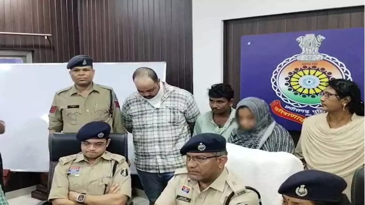 CG BREAKING: जयंती नगर में चल रहे सेक्स रैकेट का भंडाफोड़, महिला समेत तीन गिरफ्तार CG BREAKING: जयंती नगर में चल रहे सेक्स रैकेट का भंडाफोड़, महिला समेत तीन गिरफ्तार