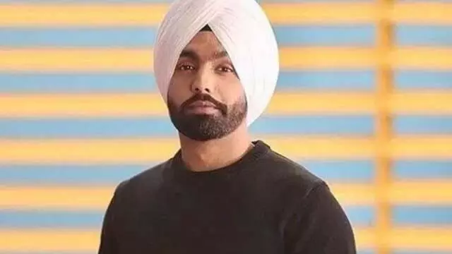 एमी विर्क ने कहा, बॉलीवुड में सिखों को नहीं मिल रहा इंसाफ एमी विर्क ने कहा, बॉलीवुड में सिखों को नहीं मिल रहा इंसाफ
