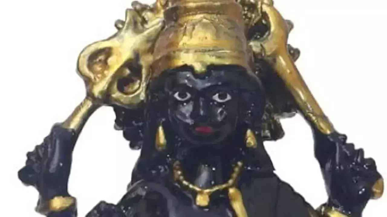 Shani Jayanti पर इस उपाय करने से मिलती है शनिदोष से मुक्ति Shani Jayanti पर इस उपाय करने से मिलती है शनिदोष से मुक्ति