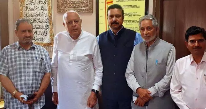 Farooq ने पार्टी पदाधिकारियों से सामाजिक बुराइयों से लड़ने का प्रयास करने को कहा Farooq ने पार्टी पदाधिकारियों से सामाजिक बुराइयों से लड़ने का प्रयास करने को कहा