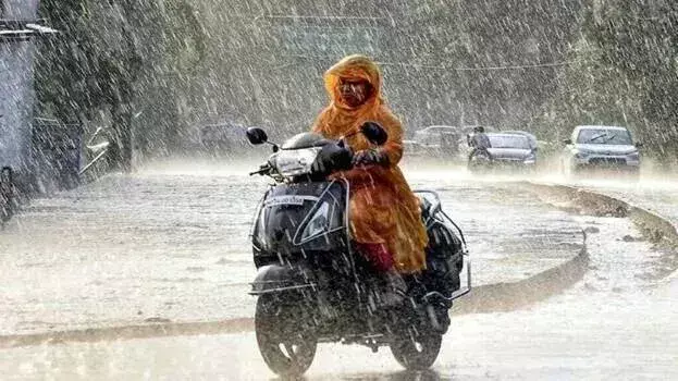 Kerala : कल भारी बारिश का अनुमान, दो जिले रेड अलर्ट पर Kerala : कल भारी बारिश का अनुमान, दो जिले रेड अलर्ट पर
