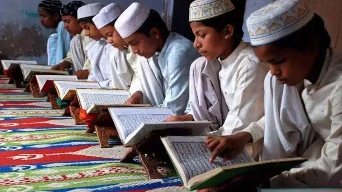UP मदरसा बोर्ड में बड़ा बदलाव! कामिल-फाजिल डिग्री मान्य नहीं होगी , अब नौकरी दिलाने वाली शिक्षा दी जाएगी UP मदरसा बोर्ड में बड़ा बदलाव! कामिल-फाजिल डिग्री मान्य नहीं होगी , अब नौकरी दिलाने वाली शिक्षा दी जाएगी