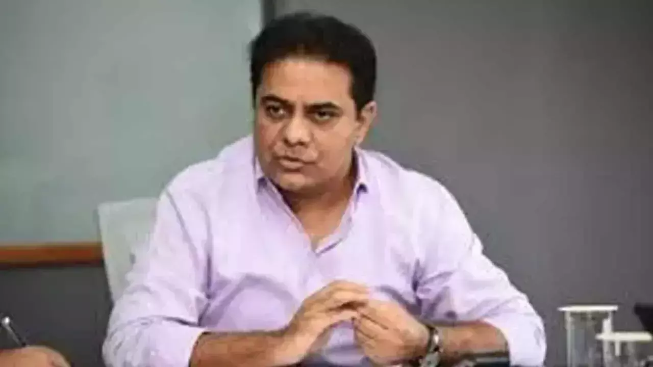 KTR ने पार्टी नेताओं से विवादों को सौहार्दपूर्ण ढंग से सुलझाने का आग्रह किया KTR ने पार्टी नेताओं से विवादों को सौहार्दपूर्ण ढंग से सुलझाने का आग्रह किया