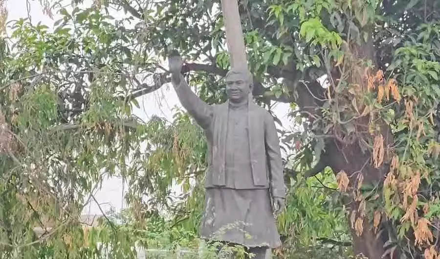 CMO ने जोगी की प्रतिमा हटाने ठेकेदार को जारी किया नोटिस CMO ने जोगी की प्रतिमा हटाने ठेकेदार को जारी किया नोटिस