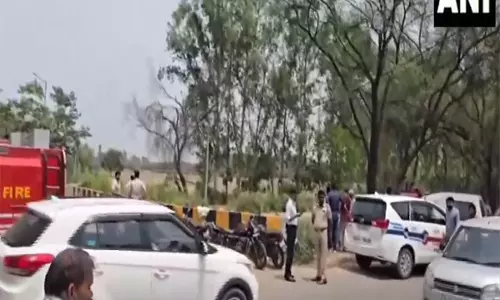 Delhi: बवाना नहर में चार बच्चों के डूबने की आशंका Delhi: बवाना नहर में चार बच्चों के डूबने की आशंका