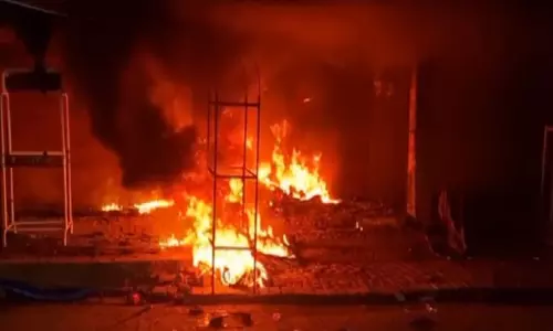 Hardoi में टायर की दुकानों में लगी भीषण आग