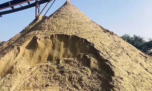 एम-सैंड, बजरी के लिए मूल्य निर्धारण: मंत्री के साथ वार्ता में निर्णय लिया गया एम-सैंड, बजरी के लिए मूल्य निर्धारण: मंत्री के साथ वार्ता में निर्णय लिया गया