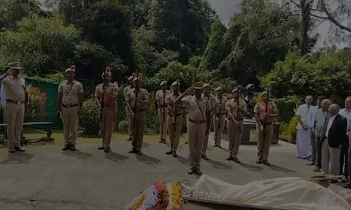 परमाणु ऊर्जा आयोग के पूर्व अध्यक्ष M.R. श्रीनिवासन का राजकीय सम्मान के साथ अंतिम संस्कार किया गया परमाणु ऊर्जा आयोग के पूर्व अध्यक्ष M.R. श्रीनिवासन का राजकीय सम्मान के साथ अंतिम संस्कार किया गया