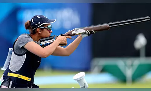 ISSF जूनियर विश्व कप 2025 में महिलाओं की स्कीट स्पर्धा में रायजा ढिल्लों ने रजत पदक जीता ISSF जूनियर विश्व कप 2025 में महिलाओं की स्कीट स्पर्धा में रायजा ढिल्लों ने रजत पदक जीता