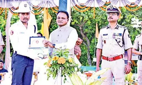 पुलिस को जनसम्पर्क अधिकारी होना चाहिए : मुख्यमंत्री माझी पुलिस को जनसम्पर्क अधिकारी होना चाहिए : मुख्यमंत्री माझी