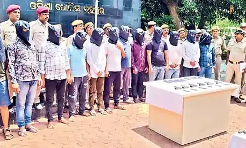 Odisha : 12 लोग गिरफ्तार, छह पिस्तौलें जब्त