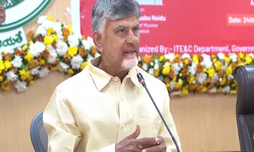 Andhra CM राज्य की परियोजनाओं के लिए केंद्र का समर्थन मांगने के लिए दो दिवसीय दिल्ली दौरे पर रवाना हुए Andhra CM राज्य की परियोजनाओं के लिए केंद्र का समर्थन मांगने के लिए दो दिवसीय दिल्ली दौरे पर रवाना हुए