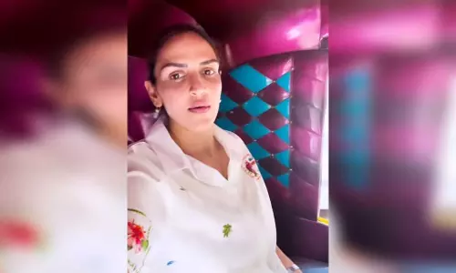 लग्जरी कार छोड़ ऑटो-रिक्शा में बैठीं ये एक्ट्रेस, वीडियो किया शेयर