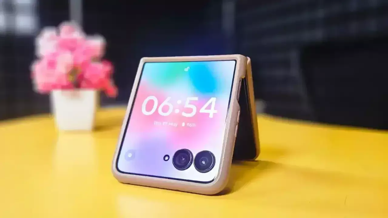 Motorola का इशारों से चलने वाला Flip फोन 28 मई को भारत में होगा लॉन्च