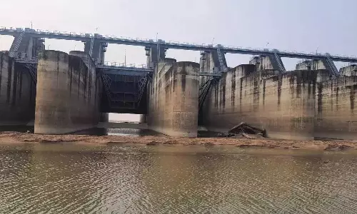 Telangana: शीर्ष सिंचाई अधिकारियों ने कालेश्वरम बैराज, पंप हाउस का निरीक्षण किया