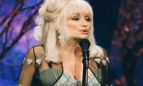 Dolly Parton की जेनिफर एनिस्टन की 9 टू 5 रीमेक में काम करने की कोई योजना नहीं Dolly Parton की जेनिफर एनिस्टन की 9 टू 5 रीमेक में काम करने की कोई योजना नहीं