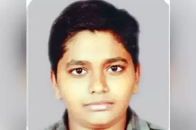 Thrissur : मां घटनास्थल पर पहुंची, लेकिन बेटे को शिकार पाकर बेहोश हो गई Thrissur : मां घटनास्थल पर पहुंची, लेकिन बेटे को शिकार पाकर बेहोश हो गई