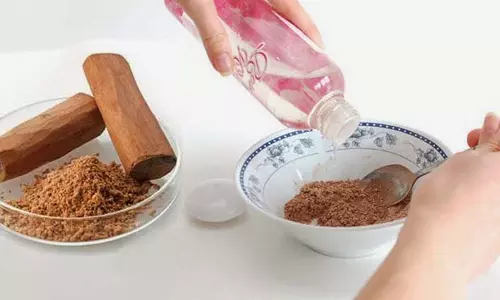 Beauty Tips: घर पर बनाएं ये फेस पैक और पाएं बेदाग त्वचा