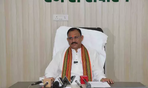 छत्तीसगढ़ के स्वास्थ्य मंत्री की प्रेस कॉन्फ्रेंस, डेढ़ लाख तक मुफ्त इलाज के बारे में दी अहम जानकारी