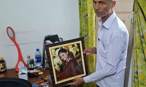 Haryana : ज्योति मल्होत्रा से कोर्ट में नहीं मिल पाए पिता, कहा किसी ने गलत समय बता दिया Haryana : ज्योति मल्होत्रा से कोर्ट में नहीं मिल पाए पिता, कहा किसी ने गलत समय बता दिया