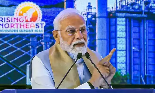 चाहे आतंकवाद हो या नक्सलवाद, जीरो टॉलरेंस होना चाहिए: PM Modi चाहे आतंकवाद हो या नक्सलवाद, जीरो टॉलरेंस होना चाहिए: PM Modi