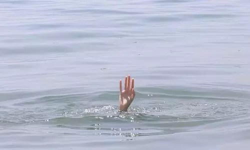 Odisha: देवगढ़ के रेंगाली जलाशय में नाव पलटने से मां और दो बेटे डूबे