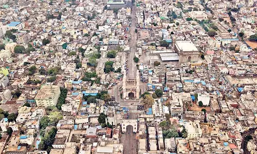 Hyderabad: ‘पुराना शहर’ कई चुनौतियों का सामना करता, कोई आसान समाधान नहीं Hyderabad: ‘पुराना शहर’ कई चुनौतियों का सामना करता, कोई आसान समाधान नहीं