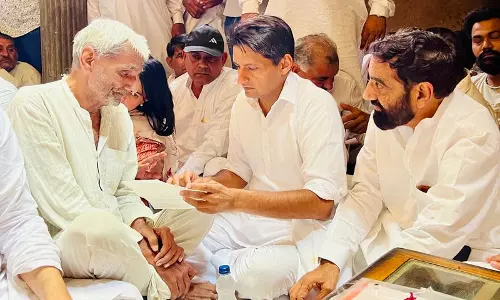 Haryana : सांसद दीपेंद्र हुड्डा ने शहीद के परिजनों से मुलाकात कर श्रद्धांजलि दी Haryana : सांसद दीपेंद्र हुड्डा ने शहीद के परिजनों से मुलाकात कर श्रद्धांजलि दी