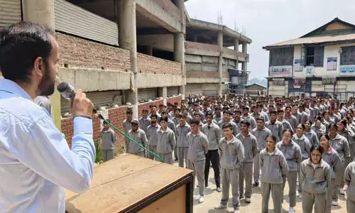 ADC ने संजौली के सरकारी स्कूल के दौरे के दौरान अनुशासन और समग्र विकास को बढ़ावा दिया