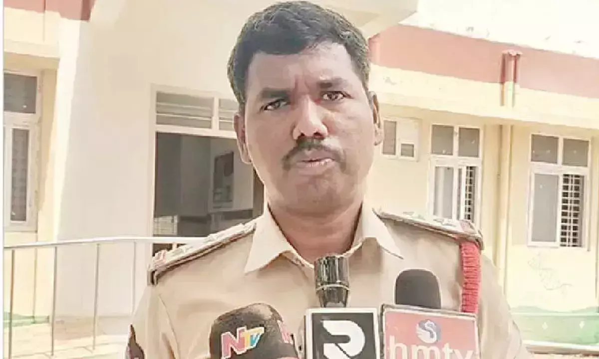 Andhra: नांदयाल जिले में आरएमपी के गलत इलाज से महिला की मौत Andhra: नांदयाल जिले में आरएमपी के गलत इलाज से महिला की मौत