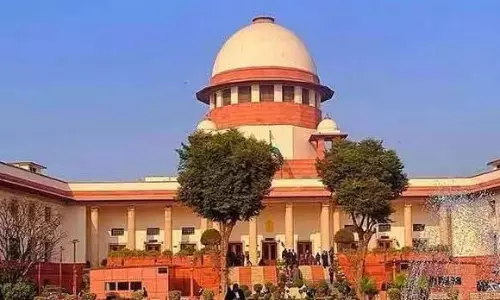 SC ने ऑनलाइन सट्टेबाजी ऐप्स को विनियमित करने की मांग वाली जनहित याचिका पर केंद्र से जवाब मांगा