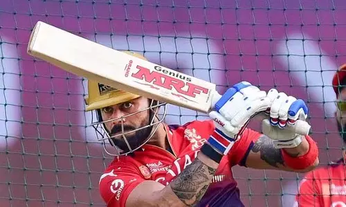 क्या Royal Challengers Bengaluru शीर्ष दो से बाहर रह पाएगी?