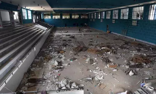 Ludhiana में इनडोर बास्केटबॉल कोर्ट में लगी आग Ludhiana में इनडोर बास्केटबॉल कोर्ट में लगी आग