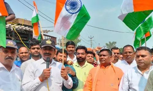 Bareilly: भाजपाइयों ने ऑपरेशन सिंदूर की सफलता पर निकाली तिरंगा यात्रा Bareilly: भाजपाइयों ने ऑपरेशन सिंदूर की सफलता पर निकाली तिरंगा यात्रा