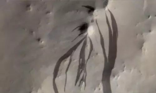 Mars की ढलानों के रहस्य को AI ने सुलझाया Mars की ढलानों के रहस्य को AI ने सुलझाया