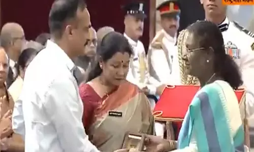 President मुर्मू ने कैप्टन दीपक सिंह को शौर्य चक्र से किया सम्मानित