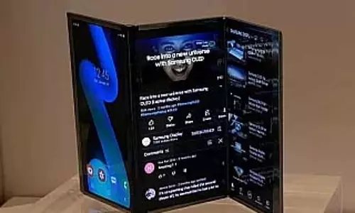 Samsung का ट्राई-फोल्ड फोन हो सकता है ₹2.5 लाख से महंगा Samsung का ट्राई-फोल्ड फोन हो सकता है ₹2.5 लाख से महंगा