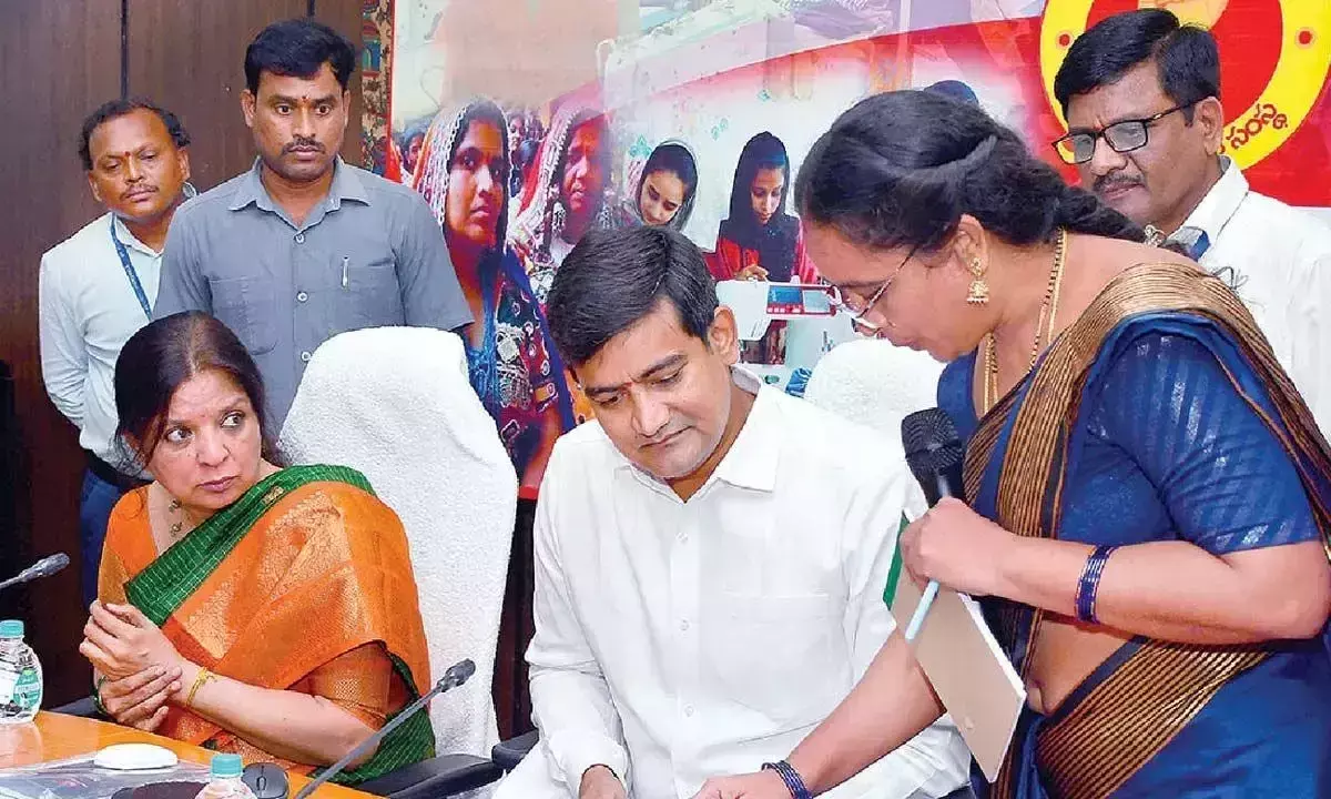 Andhra: मंत्री ने स्त्री निधि डिजिटल रिकवरी ऐप लॉन्च किया Andhra: मंत्री ने स्त्री निधि डिजिटल रिकवरी ऐप लॉन्च किया