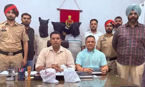 Ludhiana: 290 ग्राम हेरोइन और एक लाख रुपये के साथ तीन गिरफ्तार Ludhiana: 290 ग्राम हेरोइन और एक लाख रुपये के साथ तीन गिरफ्तार