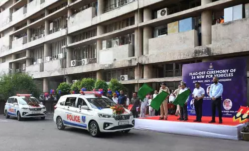 26 नए PCR वाहनों को हरी झंडी दिखाई, चंडीगढ़ पुलिस के प्रदर्शन की समीक्षा की